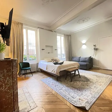 Apartment Cozy Studio Champs Elysee Arc De Triomphe 2