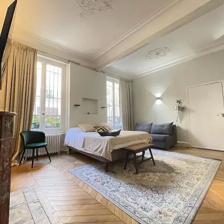 Cozy Studio Champs Elysee Arc De Triomphe 2 Paris