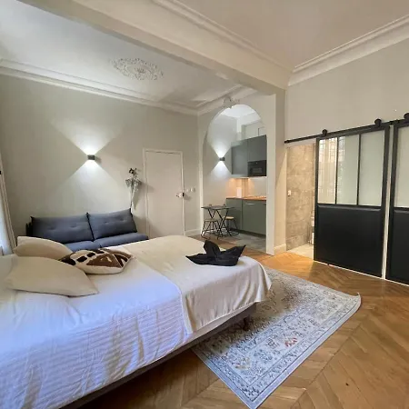 Cozy Studio Champs Elysee Arc De Triomphe 2
