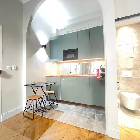 Apartment Cozy Studio Champs Elysee Arc De Triomphe 2 Paris
