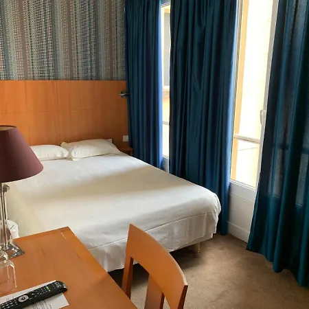 Vivienne Hotel