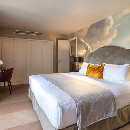 Foch 4* Paris