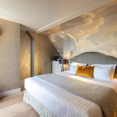 Foch Hotel