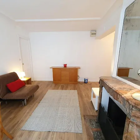 Sweet Sacre-coeur Trudaine Apartment *