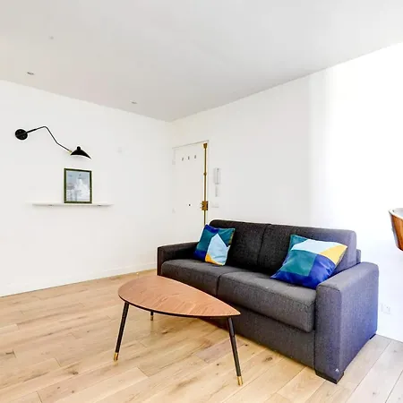 Tuileries - Louvre City Apartment Apartment