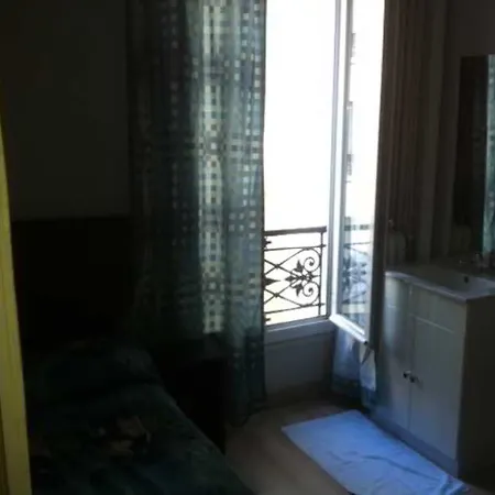 Viator Hotel *