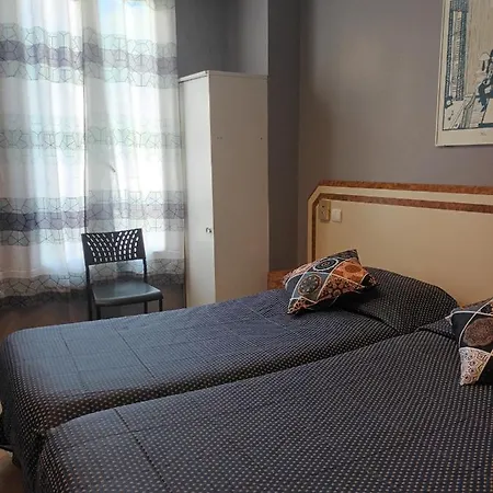 Отель Azur Montmartre Париж