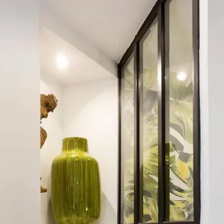 Architect S Designer Studio Walking Distance To The Eiffel Tower Apartment *