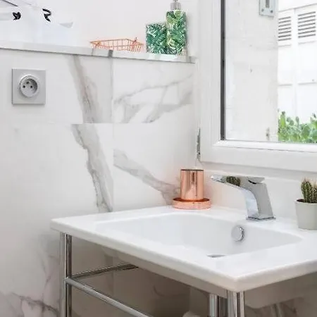 Apartment Architect S Designer Studio Walking Distance To The Eiffel Tower *