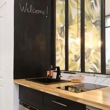 Architect S Designer Studio Walking Distance To The Eiffel Tower