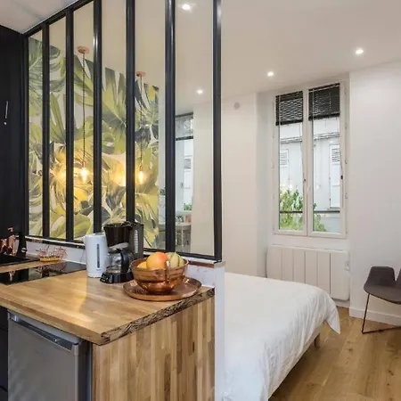 Architect S Designer Studio Walking Distance To The Eiffel Tower * París