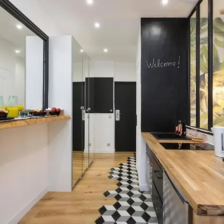 Architect S Designer Studio Walking Distance To The Eiffel Tower
