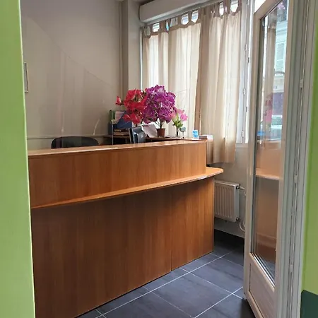 Azur Montmartre Otel *