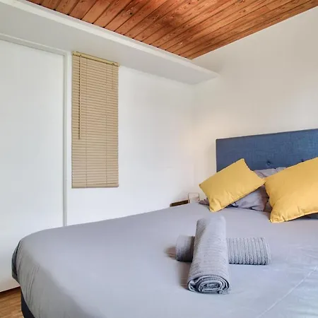 Apartment 3 Bedrooms Le Marais Beauregard *