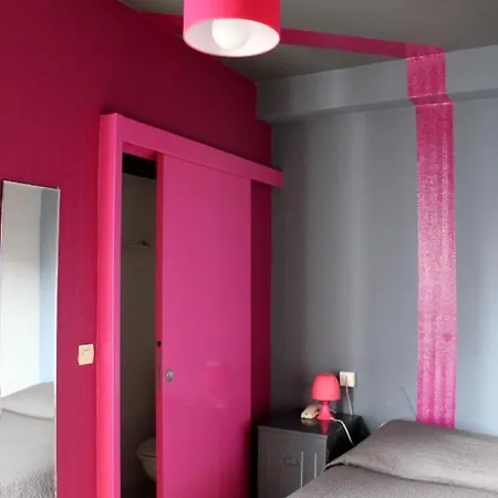 Hostel Arty Porte De Versailles By River