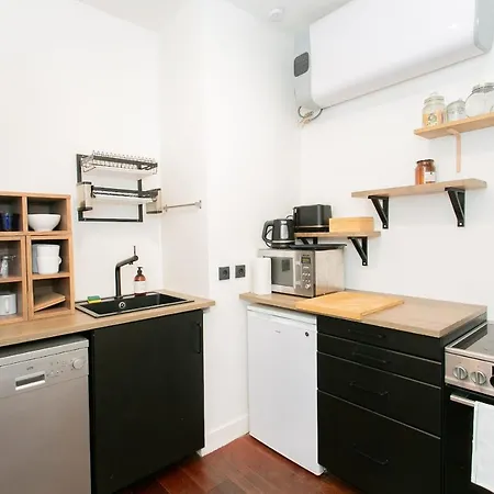 Sacre Coeur - Montmartre City Apartment