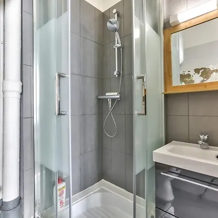 2 Flat In The Heart Of Montmartre *