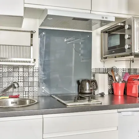 Apartment 2 Flat In The Heart Of Montmartre