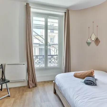Apartment 2 Flat In The Heart Of Montmartre