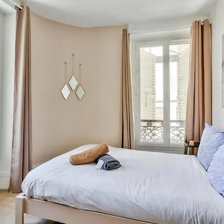 2 Flat In The Heart Of Montmartre Apartment Paris