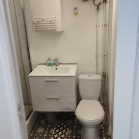 Studio 11 Calme Quartier Central, Anime, Proche Metro Apartment Paris