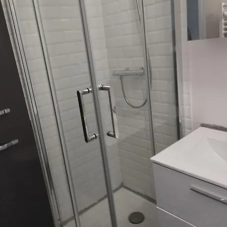 Studio 11 Calme Quartier Central, Anime, Proche Metro Apartment