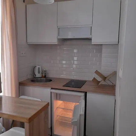 Studio 11 Calme Quartier Central, Anime, Proche Metro Apartment Paris