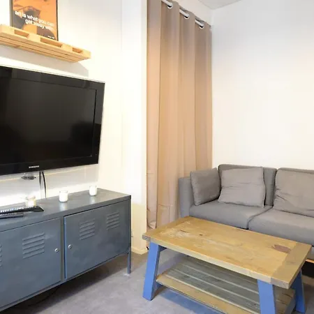 22 M Ideal For 2 A Few Steps From Belleville *