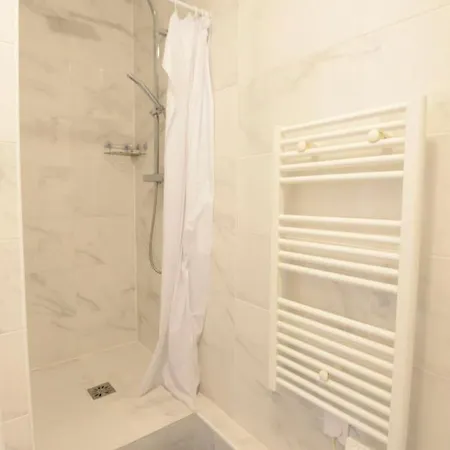 Apartment 22 M Ideal For 2 A Few Steps From Belleville *