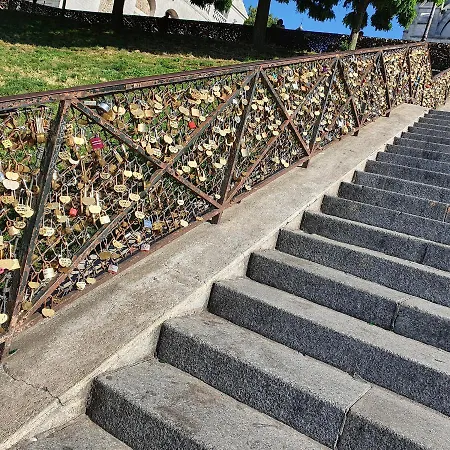 דירה Le Nid De Montmartre *