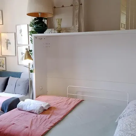 Authentic House Small, Bright And Calm * Paris