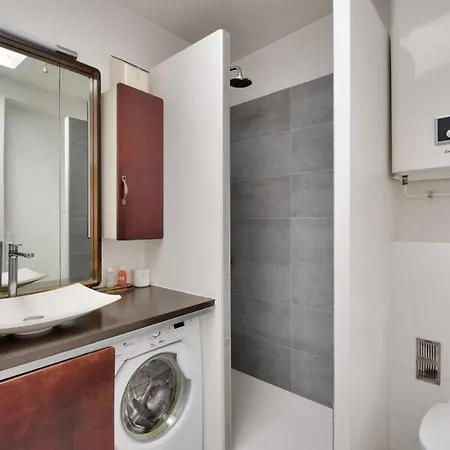Apartment Magnificent T3 In The 9th District