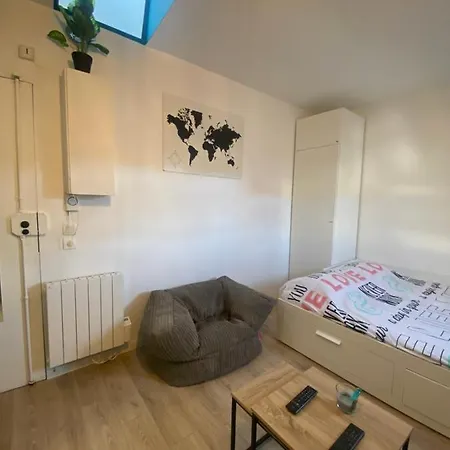 Studio Calme Et Refait A Neuf Apartment *