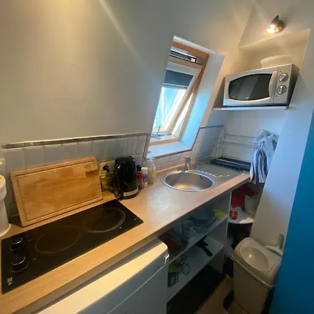 Studio Calme Et Refait A Neuf * Paris