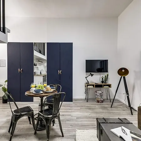 Apartment Modern French Studio In