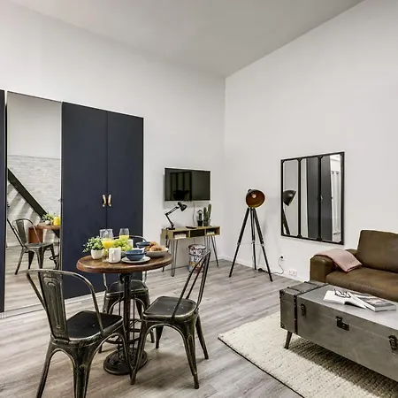 Modern French Studio In Apartment Paris