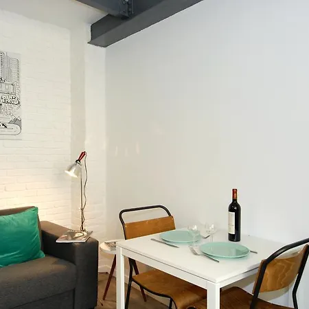 Apartment Transparent Marais Paris