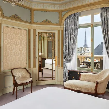 Hotel Raphael