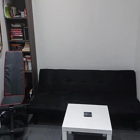 * Moulin Rouge Getaway * 1br + Desk + Gym Weights Paris