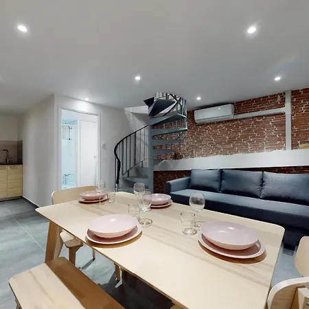 Superbe Loft Avec Patio - Tour Eiffel