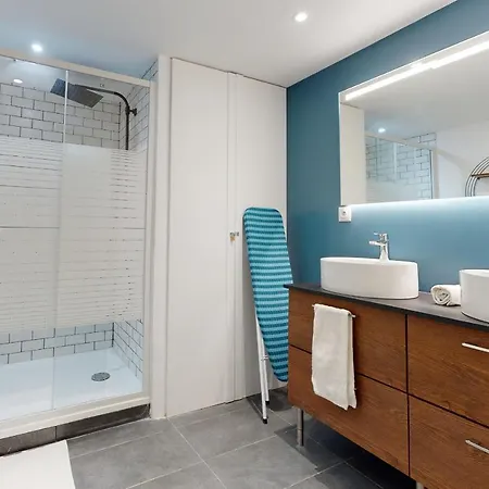 Superbe Loft Avec Patio - Tour Eiffel Apartment *