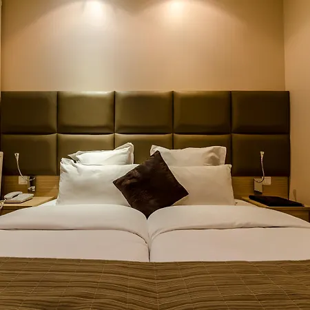 Riviera 3*
