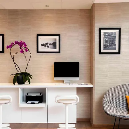 Hotel Mercure Montmartre Sacre Coeur 4*