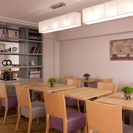 Leonardo Boutique Opera Hotel 4*