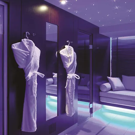 Etoile Maillot 4* Paris