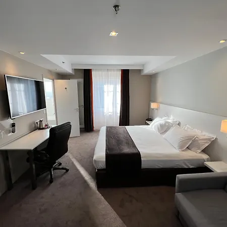 Hotel Paris-auteuil By Ihg