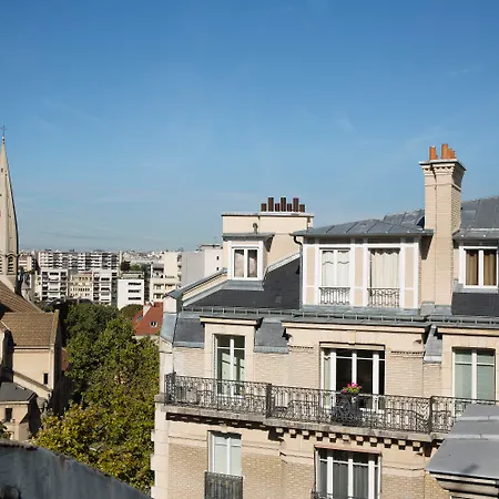 Ares Eiffel