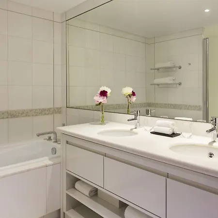 Hotel La Clef Tour Eiffel By The Crest Collection