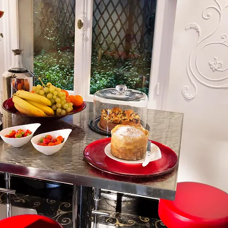 Ares Eiffel Hotel 4*