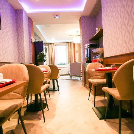 Parc Hotel 3*